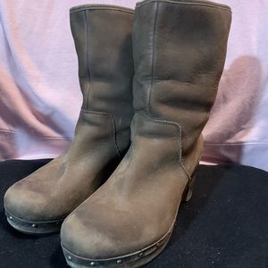 UGG 1 Inch Heel Boots with fuzzy lining